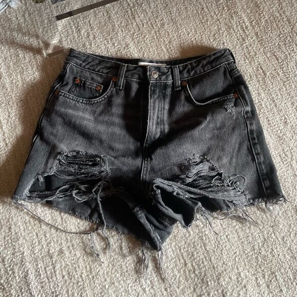 Black jean shorts - Picture 2 of 4